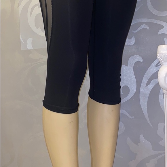 ꧁𝐿𝑢𝑙𝑢𝑙𝑒𝑚𝑜𝑛 𝐿𝑒𝑔𝑔𝑖𝑛𝑔𝑠꧂ - Picture 4 of 6